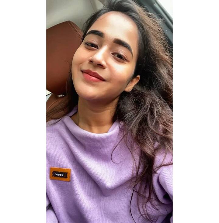 దీప్తిసునయన అందమైన ఫోటోలు -Image credit: DeepthiSunaina/Instagram