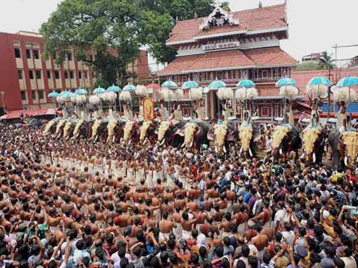 Hindu temples cut festivals after Muslim neighbour dies at kerala! முஸ்லீம் சகோதரர் இறப்பு; கோலாகலமாக நடைபெறவிருந்த இந்து கோயில் திருவிழா ரத்து! கேரளத்தில் நெகிழ்ச்சி சம்பவம்!