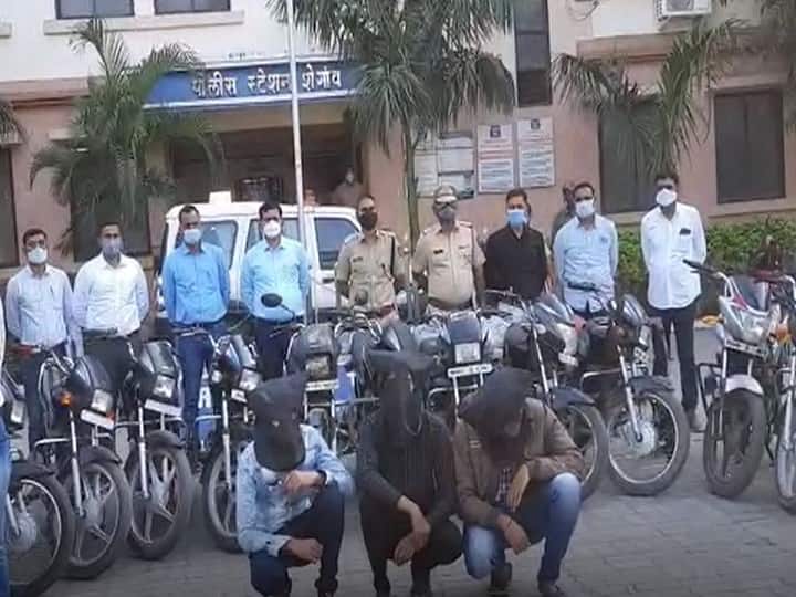 Young guy theft 17 bikes in Shegaon to impress his girlfriend Buldana News : प्रेयसीला महागड्या भेटवस्तू देण्यासाठी करु लागला चोरी, शेगावातील तरुणाकडून तब्बल 17 दुचाकी जप्त