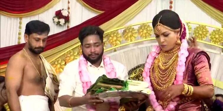 Kerala Transgender Couple get married On Valentines day in presence friends family Transgender Marriage: সাক্ষী রইলেন পরিবার-পরিজন, প্রেমদিবসেই  সাতপাকে বাঁধা পড়লেন রূপান্তরকামী যুগল