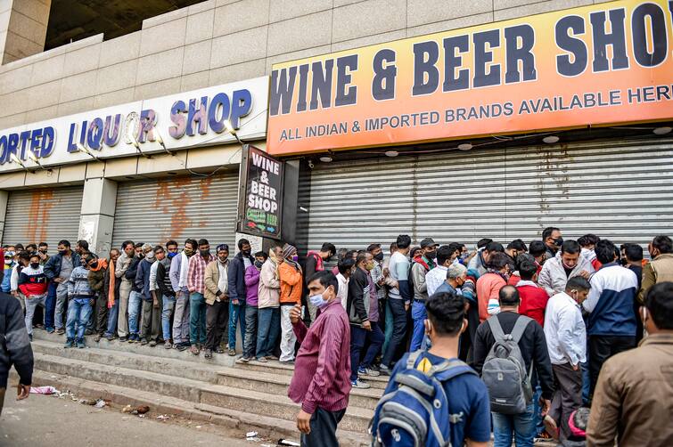 Haryana government auctions liquor contracts bumper earnings know how much revenue Haryana News: हरियाणा सरकार ने की शराब के ठेकों की नीलामी, हुई बंपर कमाई, जानें कितना हुआ राजस्व