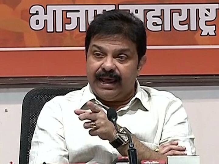 Bjp Prasad Lad Comment on shivsena leader Sanjay Raut press Prasad Lad : कोणाची झोप उडणार ते चार वाजण्याच्या आधीच राऊतांना कळेल, प्रसाद लाड यांचा टोला