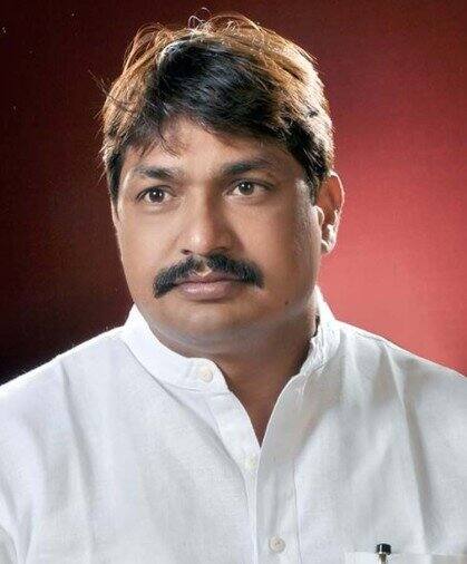 डिबाई से बसपा विधायक रहे भगवान शर्मा उर्फ गुड्डू पंडित भी चुनाव नहीं लड़ रहे हैं. हालांकि वह चुनाव लड़ना चाहते थे, लेकिन किन्हीं कारणों के चलते वो चुनाव नहीं लड़ पाए.