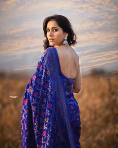 Rashmi Gautam Photos:నీలి రంగు చీరలోన సందమామ నీవె జాణ, రష్మి లుక్ అలా ఉంది మరి