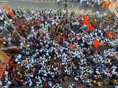 Shivsena Bhavan : परिषदेदरम्यान शिवसेना भवनाबाहेर शिवसैनिकांची मोठी गर्दी