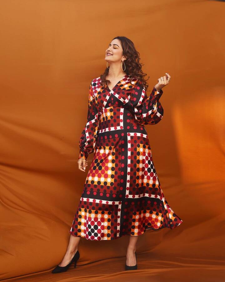 सोशल मीडियावर सक्रिय असलेली वैदेही नेहमीच तिचे वेगवेगळे लूक चाहत्यांपर्यंत पोहचवत असते.  (photo:parashuramivaidehi/ig)