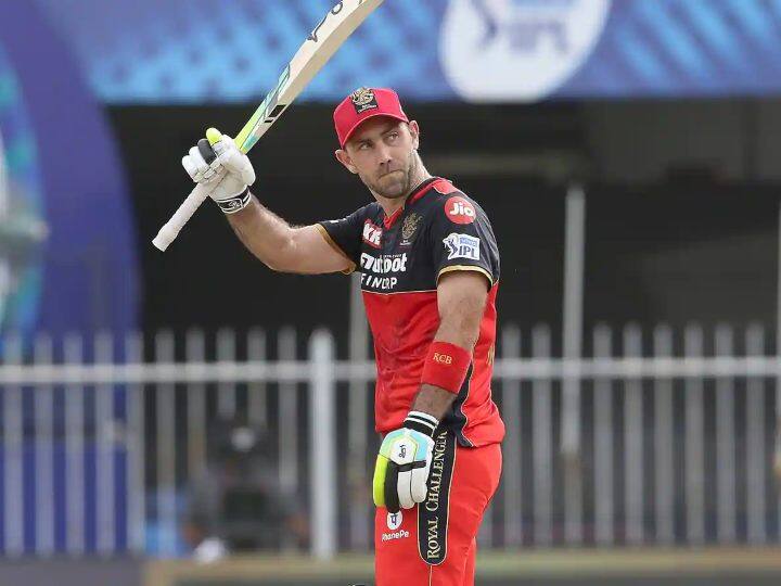 इस ऑस्ट्रेलियाई ऑलराउंडर ने आईपीएल में 12 अर्धशतक जड़े हैं. इसके साथ-साथ उन्होंने 166 चौके और 112 छक्के भी लगाए हैं.