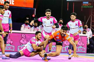Pro Kabaddi: सीजन 2 की चैंपियन U Mumba को Jaipur Pink Panthers ने रौंदा, टॉप 6 टीमों में बनाई जगह