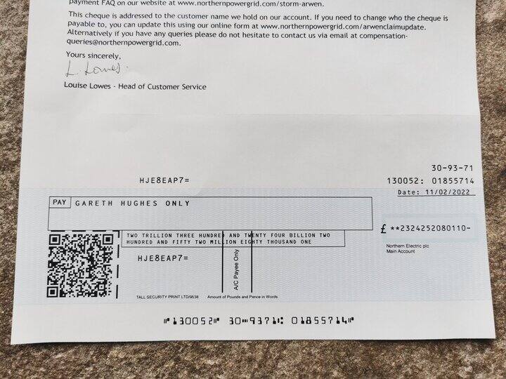 UK Electricity Board Sends Rs 23,49,02,91,00,00,000 Compensation Cheque for Power Cut மின்வெட்டு ஏற்பட்டதால் ரூ. 23,49,02,91,00,00,000 இழப்பீடு வழங்கிய இங்கிலாந்து மின்வாரியம்? நடந்தது என்ன?
