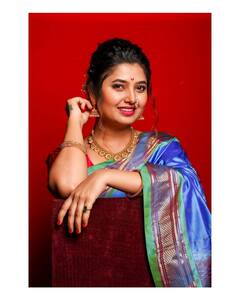 Prajakta Mali: प्राजक्ताचा खणखणीत लूक, पाहा भन्नाट फोटो!