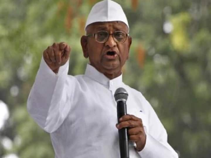 Maharashtra: Anna Hazare के आंदोलन को लेकर बोली शिव सेना, 'अब BJP की भाषा बोल रहे हैं अन्ना'