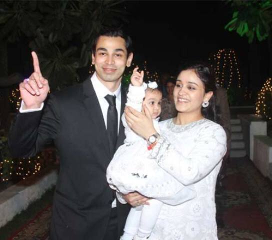 दोनों भाइयों में सबसे बड़ा अंतर तो ये है कि एक राजनीति में हैं और दूसरे को राजनीति बिल्कुल पसंद नहीं है. प्रतीक बता चुके हैं कि उनकी राजनीति में कोई दिलचस्पी नहीं है.