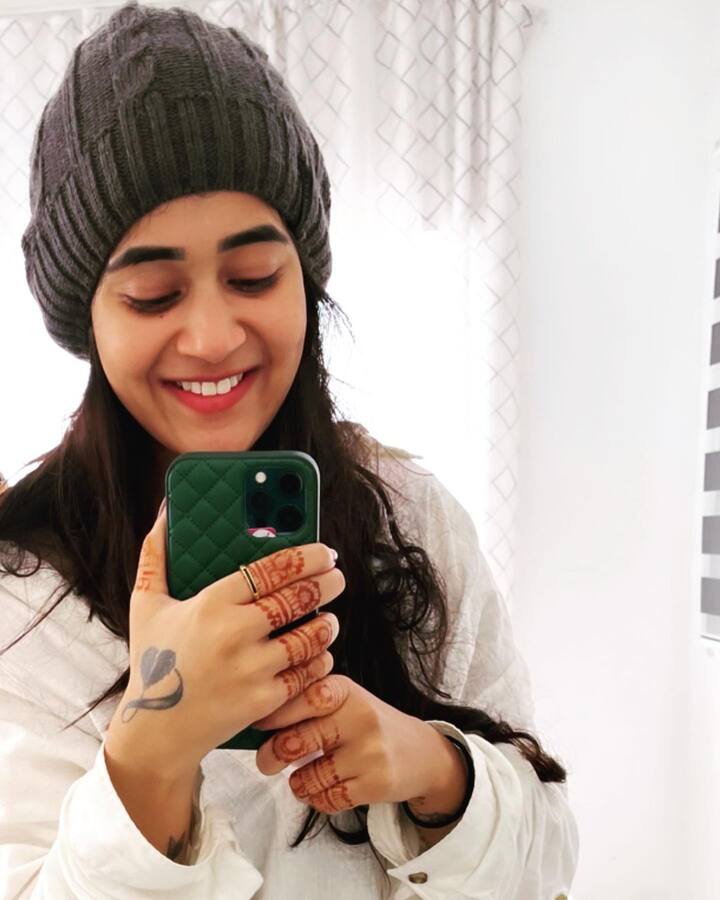 దీప్తిసునయన అందమైన ఫోటోలు -Image credit: DeepthiSunaina/Instagram