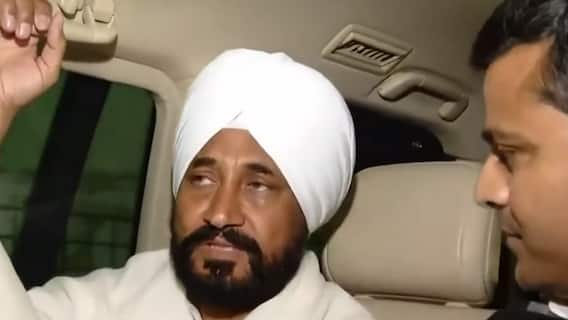 Punjab Election: ਹੈਲੀਕਾਪਟਰ ਉੱਡਣ ਦੀ ਇਜਾਜ਼ਤ ਨਾਹ ਮਿਲਣ 'ਤੇ ਭੜਕੇ ਚੰਨੀ ਨੇ ਕਿਹਾ 'ਕੀ ਮੈਂ ਅੱਤਵਾਦੀ ਹਾਂ?' Punjab Election: ਹੈਲੀਕਾਪਟਰ ਉੱਡਣ ਦੀ ਇਜਾਜ਼ਤ ਨਾਹ ਮਿਲਣ 'ਤੇ ਭੜਕੇ ਚੰਨੀ ਨੇ ਕਿਹਾ 'ਕੀ ਮੈਂ ਅੱਤਵਾਦੀ ਹਾਂ?'