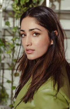 Yami Gautam Photos: ગ્રીન લેધર બ્લેઝરમાં યામી ગૌતમે બતાવ્યો સ્ટાઇલીશ લૂક