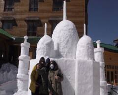 ਗੁਲਮਰਗ ਦੇ ਖ਼ੂਬਸੂਰਤ ਮੈਦਾਨਾਂ 'ਚ ਬਰਫ਼ ਦਾ ਤਾਜ ਮਹਿਲ ਬਣਿਆ ਸੈਲਾਨੀਆਂ ਦੀ ਖਿੱਚ ਦਾ ਕੇਂਦਰ, ਦੇਖੋ ਸ਼ਾਨਦਾਰ ਤਸਵੀਰਾਂ