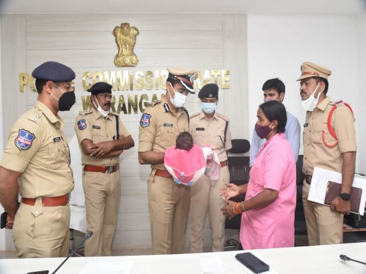 Warangal police arrested six members gang selling infants Warangal: ఆడ పిల్లల్ని విక్రయిస్తున్న ముఠా గుట్టురట్టు, ఆరుగురు అరెస్టు