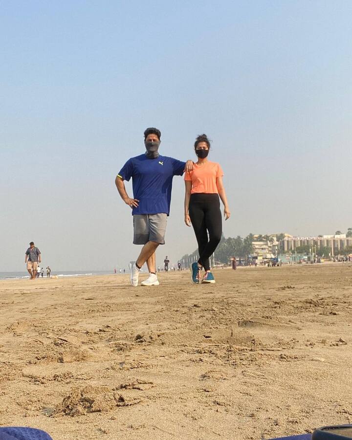 Fans are gushing over these adorable pics of Mohit and Aditi.