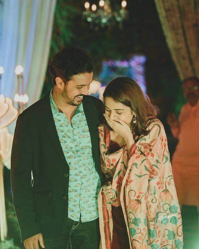 विराजस कुलकर्णी हा लोकप्रिय अभिनेत्री मृणाल कुलकर्णी यांचा मुलगा आहे.(photo:rangshivani/ig)