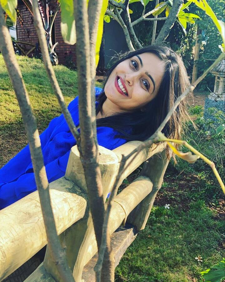 सुरभी या फोटोंमध्ये फारच गोड दिसत आहे. (photo: surbhihandayofficial/ig)