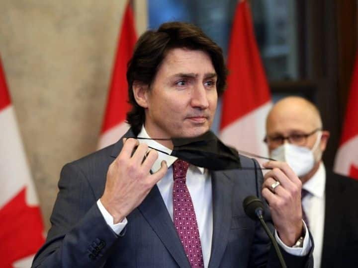 Canada PM Justin Trudeau invokes emergency powers 50 years ago his father Pierre Trudeau did same Canada Emergency Powers : कॅनडात ट्रक चालकांचे तीव्र आंदोलन, 50 वर्षात पहिल्यांदाच आणीबाणी