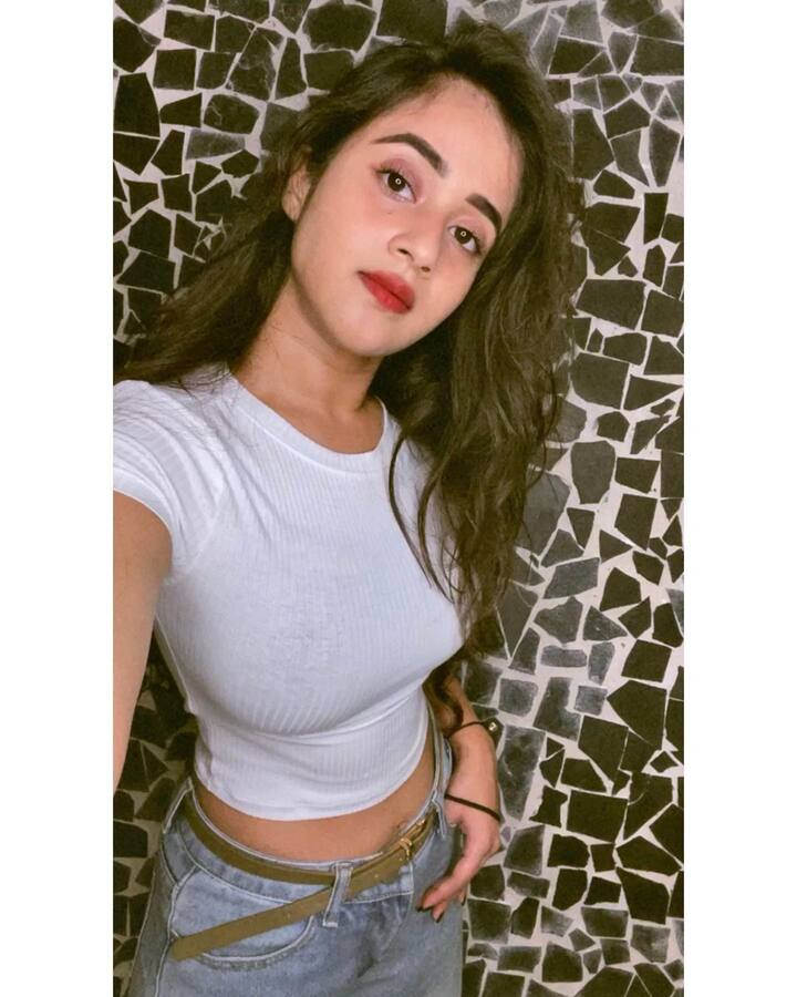 దీప్తిసునయన అందమైన ఫోటోలు -Image credit: DeepthiSunaina/Instagram