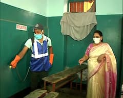 School Reopen : শুরু হচ্ছে ছোটদের ক্লাস, তার আগে কীভাবে তৈরি হচ্ছে স্কুল? দেখুন ছবিতে