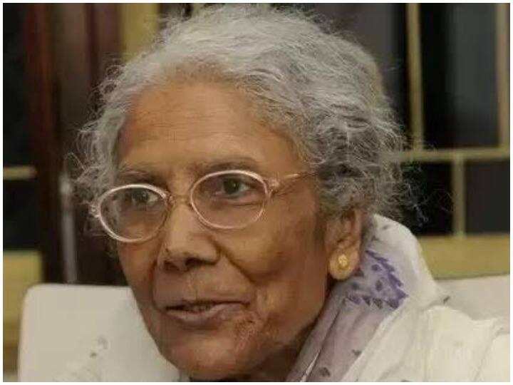 Gitashree Sandhya Mukhopadhyay passes away by cardiac arrest TMC MP Shantanu Sen informed in Twitter Sandhya Mukhopadhyay Death: मशहूर बंगाली गायिका संध्या मुखर्जी का दिल का दौरा पड़ने से निधन