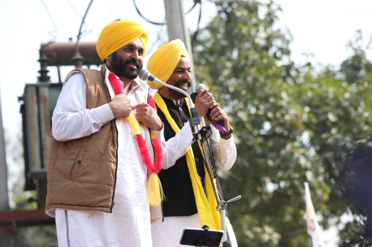 Punjab Election 2022 : Bhagwant Mann campaigns for AAP candidate Labh Singh Ugoke in Bhadaur Punjab Election 2022 : ਭਗਵੰਤ ਮਾਨ ਨੇ ਭਦੌੜ ਤੋਂ ਉਮੀਦਵਾਰ ਲਾਭ ਸਿੰਘ ਉਗੋਕੇ ਲਈ ਕੀਤਾ ਚੋਣ ਪ੍ਰਚਾਰ