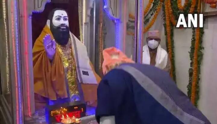 ਬੁੱਧਵਾਰ ਸਵੇਰੇ ਪ੍ਰਧਾਨ ਮੰਤਰੀ ਨਰਿੰਦਰ ਮੋਦੀ ਦਿੱਲੀ ਦੇ ਕਰੋਲ ਬਾਗ ਸਥਿਤ ਸ਼੍ਰੀ ਗੁਰੂ ਰਵਿਦਾਸ ਵਿਸ਼ਰਾਮ ਧਾਮ ਮੰਦਰ ਪਹੁੰਚੇ।