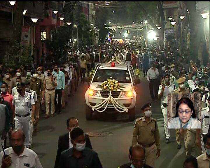 পূর্ণ মর্যাদায় কেওড়াতলা মহাশ্মশানে গীতশ্রী সন্ধ্যা মুখোপাধ্যায়ের শেষকৃত্য সম্পন্ন হয়েছে। প্রয়াত গীতশ্রী কেওড়াতলা মহাশ্মশানে সন্ধ্যা মুখোপাধ্যায়কে গান স্যালুটে শেষ শ্রদ্ধা জানানো হয়।