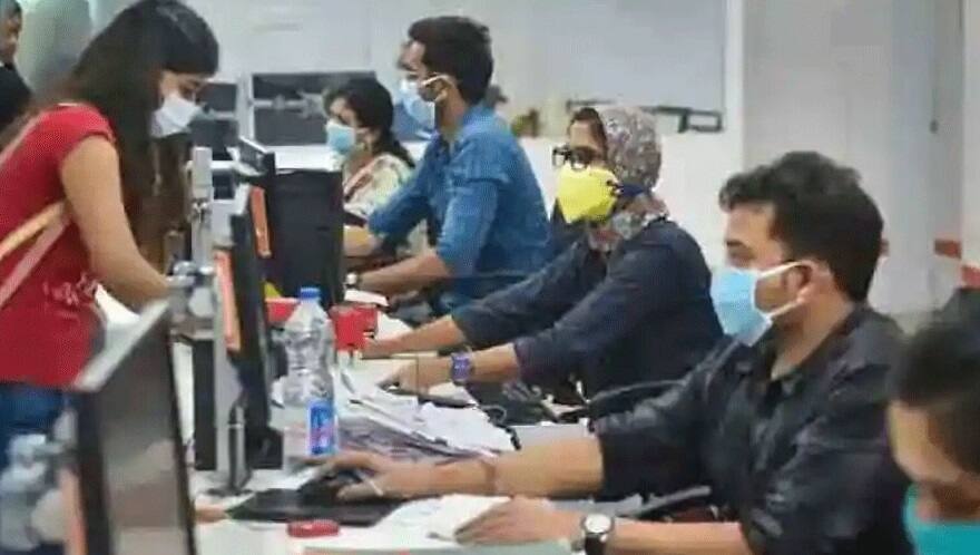 ગ્રેજ્યુએટ માટે આવ્યા સારા સમાચાર, આ કંપની 55 હજારની કરશે ભરતી Infosys may hire more than 55,000 freshers in FY23 ગ્રેજ્યુએટ માટે આવ્યા સારા સમાચાર, આ કંપની 55 હજારની કરશે ભરતી