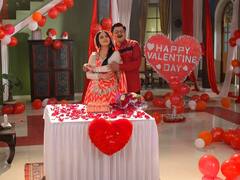 Bhabi Ji Ghar Par Hain: तिवारी जी और अंगूरी भाभी पर चढ़ा प्यार का खुमार, सामने आई रोमांटिक तस्वीर