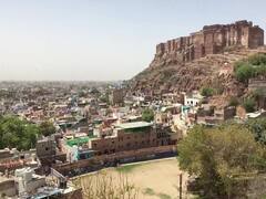 Rajasthan Weather Report: राजस्थान में रात सर्द तो दिन रहता है गर्म, आज ऐसा रहने वाला है मौसम