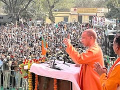 UP Assembly Election 2022: हमीरपुर में विपक्षी दलों पर बरसे सीएम योगी, होली और दिवाली पर फ्री सिलेंडर देने का वादा