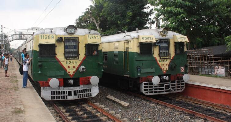 Eastern Railway Local train run normally timing increase Local Train: রাজ্যে স্বাভাবিক হচ্ছে লোকাল ট্রেন পরিষেবা, বাড়ছে সময়সীমাও