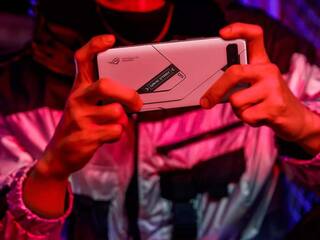 Rog Phone 5S: ਗੇਮਿੰਗ ਦੇ ਦੀਵਾਨਿਆਂ ਲਈ ਆ ਗਿਆ ਜਬਰਦਸਤ ਫ਼ੋਨ, 18GB ਰੈਮ ਨਾਲ ਬੇਹੱਦ ਪਾਵਰਫੁੱਲ