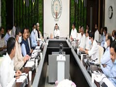 CM Jagan Review: ఆదాయం పెంచుకునేందుకు ఇతర రాష్ట్రాల విధానాలు స్టడీ చేయండి : సీఎం జగన్