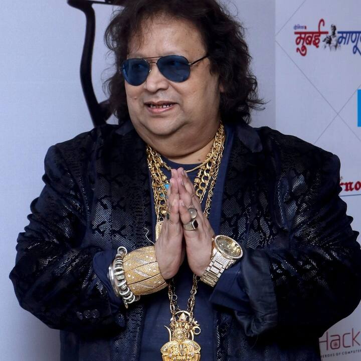 ১৯৮৩-১৯৮৫ সালে ১২টি সুপারহিট সিলভার জুবিলি সিনেমায় সুরকার হিসেবে কাজের রেকর্ডও তাঁর ঝুলিতে।