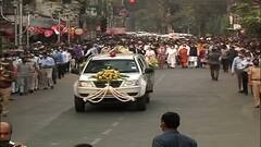 Sandhya Mukherjee Last Rite: কেওড়াতলা মহাশ্মশানের উদ্দেশে সন্ধ্যা মুখোপাধ্যায়েরে দেহ| Bangla News