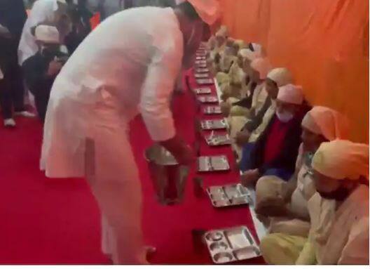 ਗਾਂਧੀ ਨੇ ਟਵਿੱਟਰ 'ਤੇ ਸੰਤ ਗੁਰੂ ਰਵਿਦਾਸ ਦਾ ਇੱਕ ਪੰਕਤੀ ਨੂੰ ਸਾਂਝਾ ਕੀਤਾ ਅਤੇ ਕਿਹਾ, 