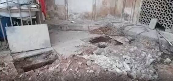 Underground Stairs Excavated at Charminar: జనరేటర్ పెట్టాలని తవ్వి విస్తుపోయిన అధికారులు| ABP Desam