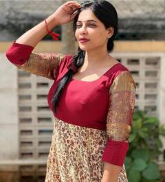 Reshma Pasupuleti pics: அட, ரேஷ்மாவா இது? - லேட்டஸ்ட் ஃபோட்டோஷூட் பிக்ஸ்