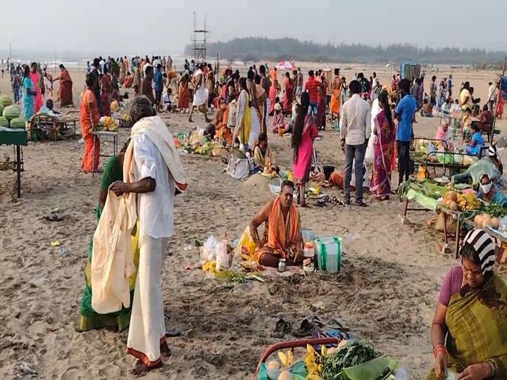 Masi magam theerthavari at cuddalore beach மாசிமகத்தை ஒட்டி கடலூர் கடற்கரையில்  நடந்த தீர்த்தவாரி..