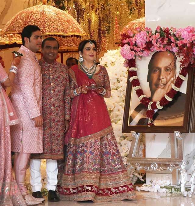 Ambani Family: आखिर पिता के लिए Mukesh Ambani ने बीच में क्यों छोड़ी थी पढ़ाई? जानिए- देश की सबसे अमीर फैमिली की कुछ दिलचस्प बातें