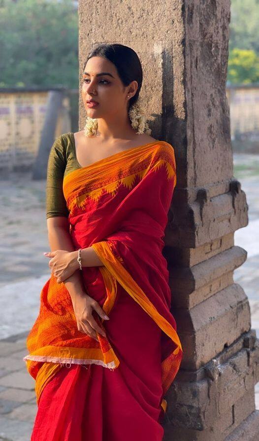 வானத்து இந்திரரே வாருங்கள் வாருங்கள் பெண்ணுக்குள் என்ன இன்பம் கூறுங்கள் கூறுங்கள்