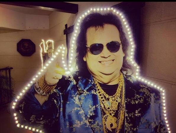 ১৯৯৬ সালে মাইকেল জ্যাকসন মুম্বইতে আসেন। তাঁর সঙ্গেও হৃদ্যতা ছিল বাপি লাহিড়ির। মুম্বইয়ে মাইকেল জ্যাকসনের কনসার্ট। ভারতীয় সঙ্গীত জগত থেকে সেখানে আমন্ত্রণ পেয়েছিলেন একজনই। তাঁর নাম বাপি লাহিড়ি