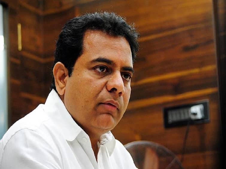 Minister KTR tweets to External Affairs Minister S Jaishankar to bring back Telangana students KTR: ఉక్రెయిన్ నుంచి తెలంగాణ వారిని రప్పించండి, ఖర్చులు మేమే భరిస్తాం - విదేశాంగ మంత్రికి కేటీఆర్ విజ్ఞప్తి