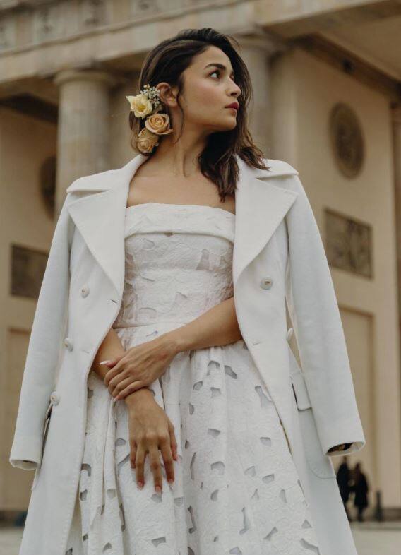 Cinderella ਤੋਂ ਘੱਟ ਨਹੀਂ ਲੱਗ ਰਹੀ ਆਲੀਆ ਭੱਟ