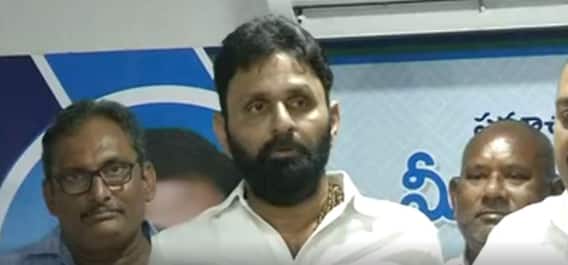 CM Jagan Meets NTR Relatives: జిల్లాకు ఎన్టీఆర్ పేరు పెట్టినందుకు సీఎంకు కృతజ్ఞతలు| ABP Desam